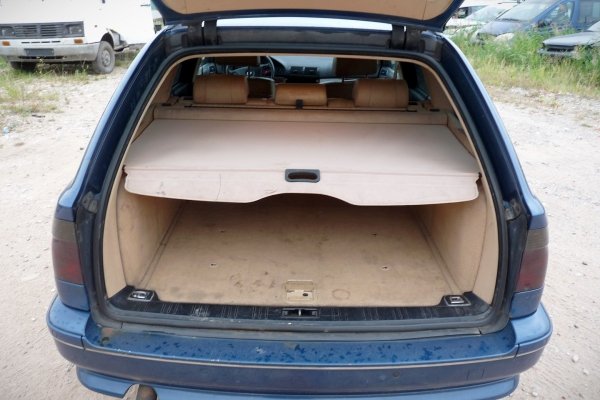 _Drzwi przód prawe BMW 5 E39 2002 Kombi (Kod lakieru: TOPASBLAU METALLIC (364))
