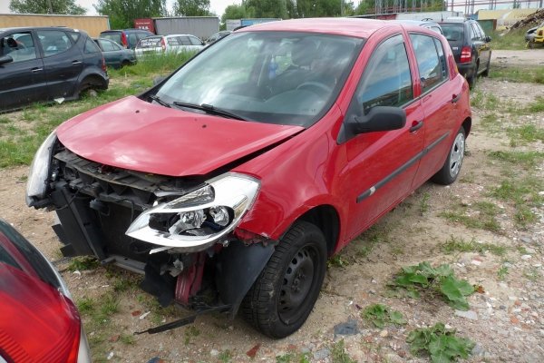 Drzwi przód lewe Renault Clio III 2008 Hatchback 5-drzwi (kod lakieru: OV727 - RED BRISK BC)