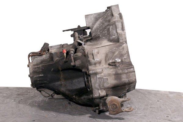 _Skrzynia biegów Nissan Primera P11 1996-1999 2.0i 16V