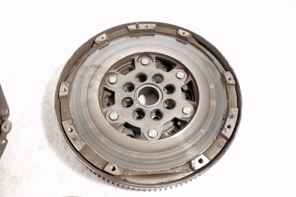 Sprzęgło tarcza docisk koło dwumasowe Suzuki Swift 2007 1.3DDiS Z13DT Hatchback 5-drzwi