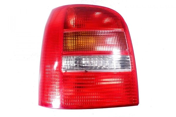 _Lampa tył lewa Audi A4 B5 1998 Kombi