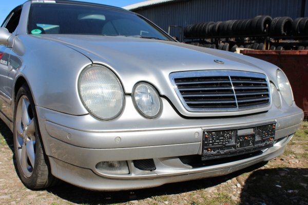 Mercedes CLK W208 1999 2.0i 111945 Cabrio [A]