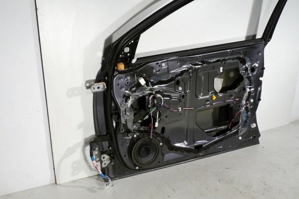Drzwi przód przednie prawe Toyota Avensis T25 2006-2008 Kombi 1G3