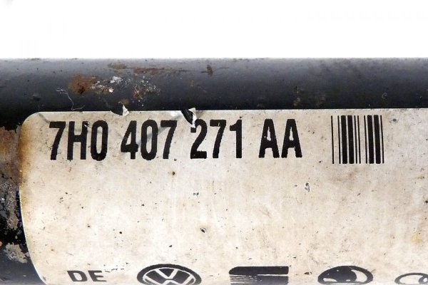 Półoś lewa VW Transporter T5 2004 2.5TDI  AXD