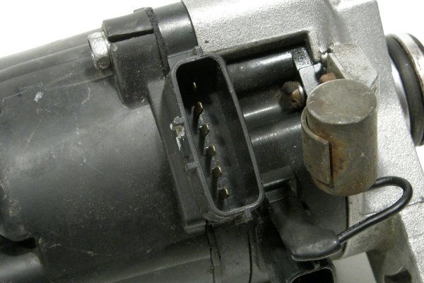 _Aparat zapłonowy Nissan Primera P11 1996-2002 2.0i 16V