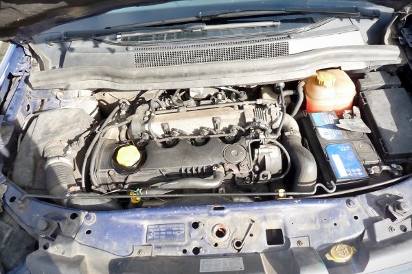 Podsufitka Opel Zafira B 2006 Minivan