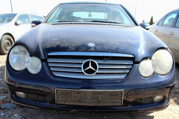_Zderzak przód Mercedes C-klasa W203 2003 Sportcoupe 