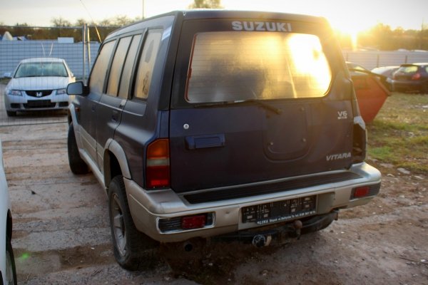 Suzuki Vitara 1996 2.0i V6 H20A Suv 5-drzwi 4x4 [B]