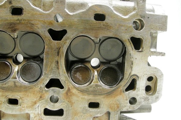Głowica prawa Ford Mondeo MK2 1996-2000 2.5 V6