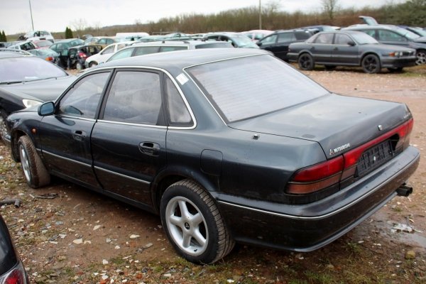 Mechanizm wycieraczek przód Mitsubishi Sigma 1996 Sedan 