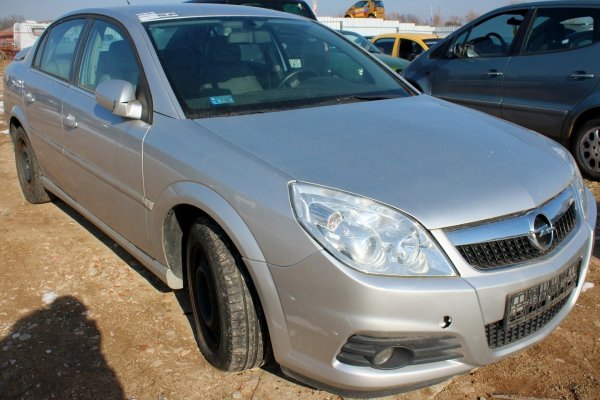 Zwrotnica przód lewa Opel Vectra C 2005 Lift 1.8i 16V  Sedan