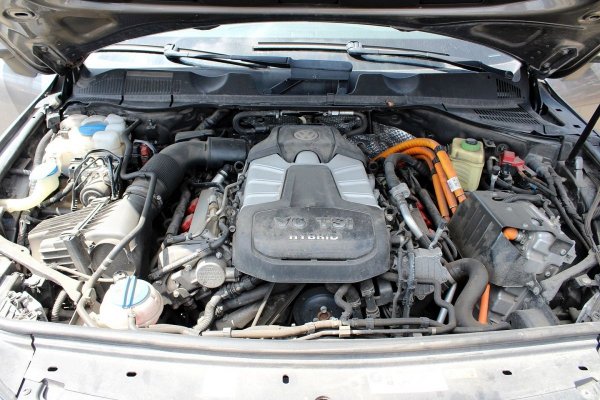 VW Touareg 7P 2012 3.0TSI V6 HYBRID CGEA