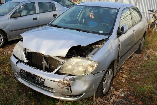 Toyota Corolla E12 2002 2.0D4D 1CD-FTV Sedan [A]