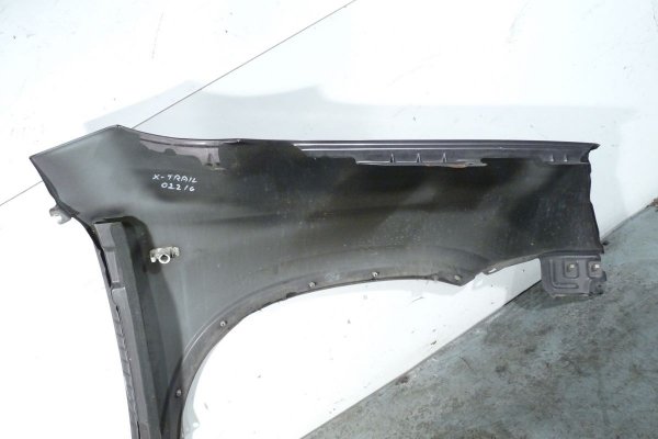 _Błotnik przód lewy Nissan X-Trail T31 2007 (kod lakieru: K55)