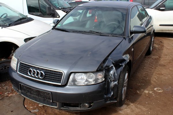 Lusterko lewe Audi A4 B6 Sedan (kod lakieru:LX72)