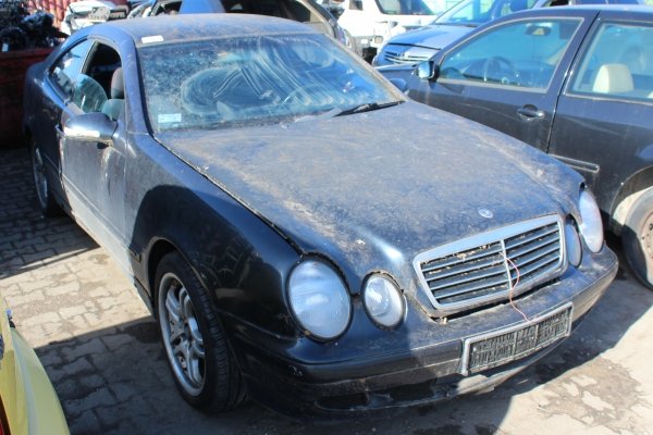 Mercedes CLK W208 1999 2.0i 111956 Coupe