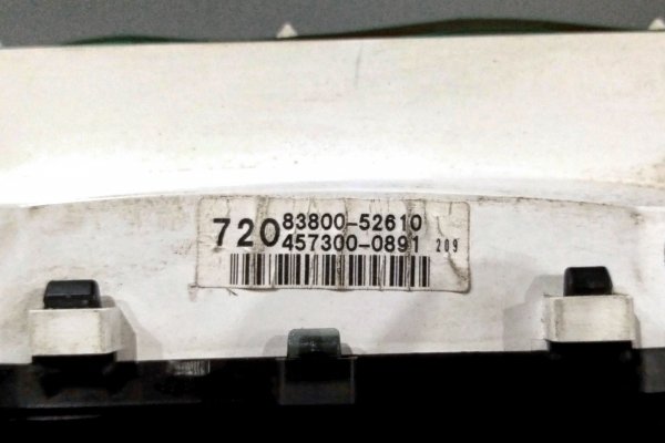 Licznik zegary Toyota Yaris I XP10 2003 1.3VVTI