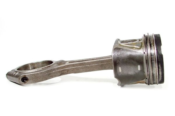 Tłok korbowód Audi A6 C5 1997-2004 2.5TDI BDG