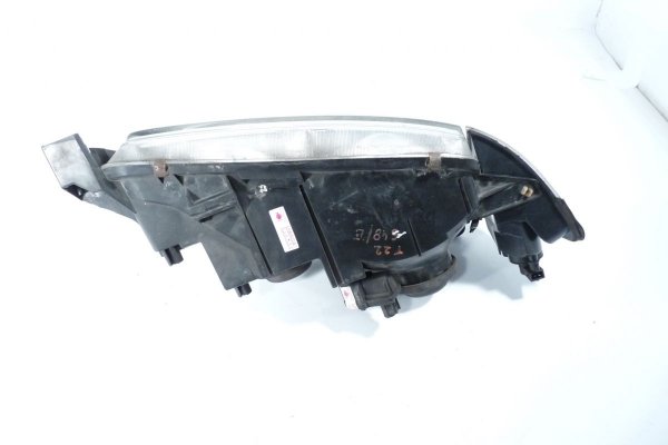 _Reflektor lewy Toyota Avensis T22 2000-2003