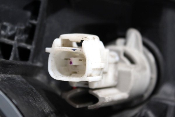 _Reflektor lewy Toyota Avensis T25 Lift 2006-2008 (xenon)
