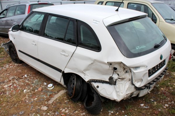 Zamek klapy bagażnika tył Skoda Fabia II 5J 2012 Kombi 