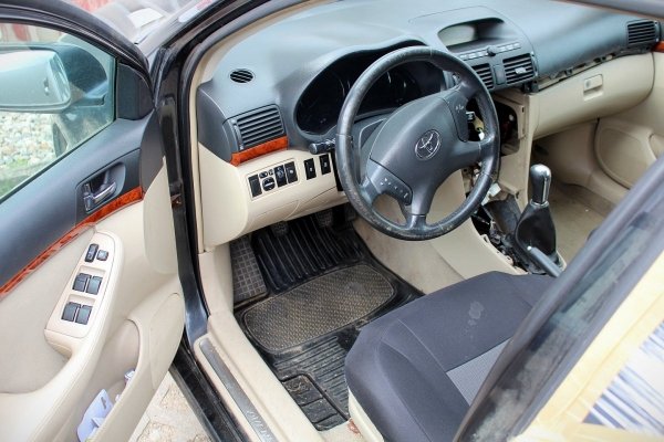 _Klapa Bagażnika Tył Toyota Avensis T25 2005 2.0D4D Kombi (goła klapa bez osprzętu)