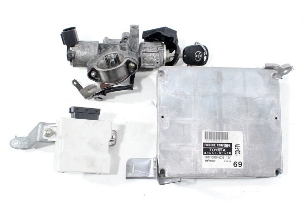 _Komputer silnika stacyjka immo Toyota Avensis T25 2003-2008 2.0D4D
