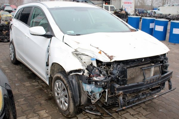 Podłokietnik + tunel Hyundai I30 GD 2016 lift (2015-2017) Kombi 