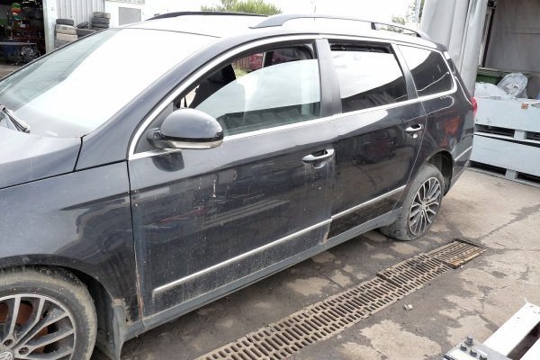 Lampa tył w klapę lewa VW Passat B6 2007 Kombi 