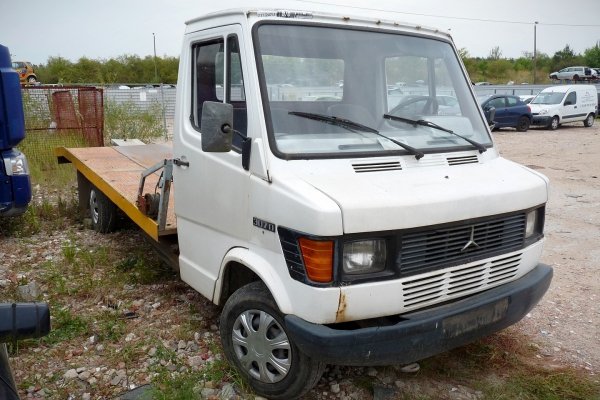 Rama Mercedes 307D 1985 2.4D 