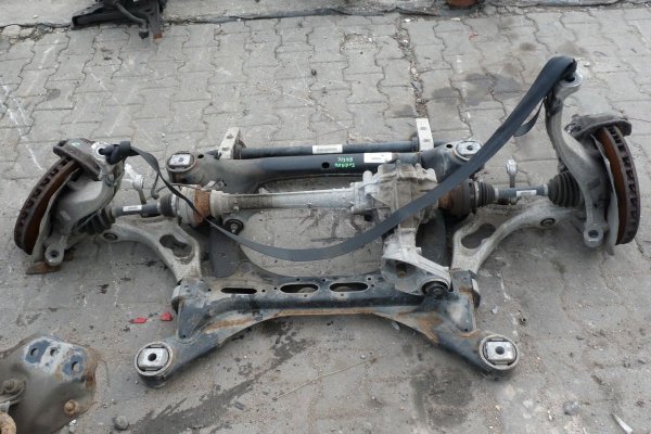 Zwrotnica przód lewa VW Touareg 7P 2012 3.0TSI V6 Hybrid