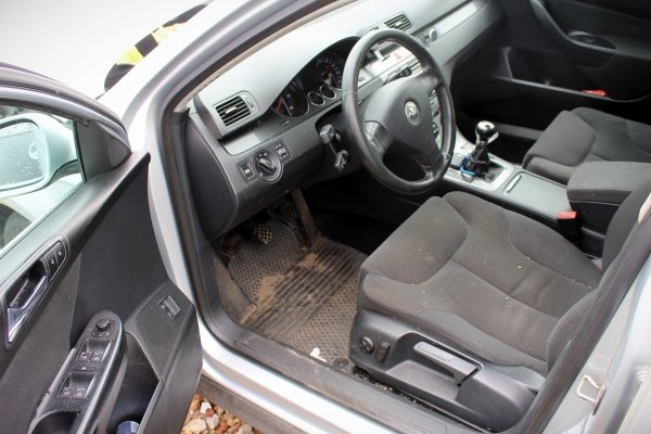 VW Passat B6 2005 2.0TDI BKP Kombi [A]