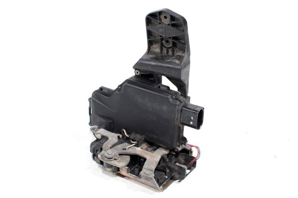 Zamek drzwi przód prawy X-257586 (8 pinów)