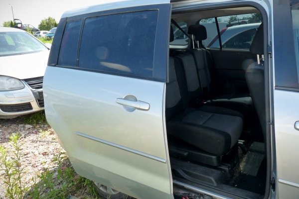 Zwrotnica wahacz wzdłużny tył lewa Mazda 5 CR 2005 2.0i LFF7 Van