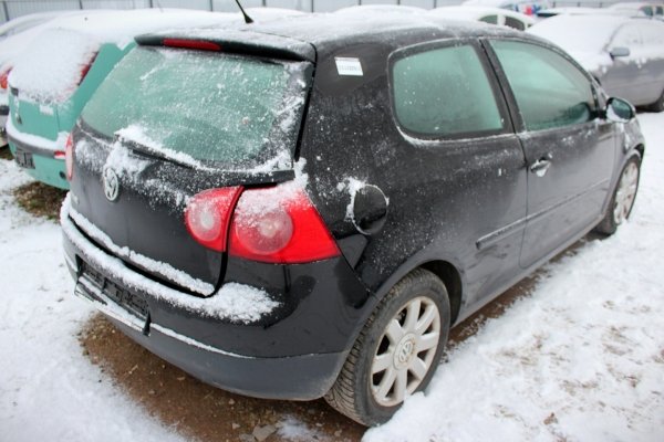 Silniczek wycieraczki tył VW Golf V 1K Hatchback 3-drzwi