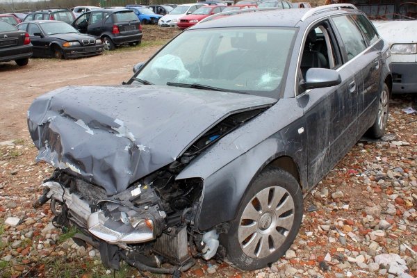 Zderzak tył Audi A4 B7 2005 Kombi 