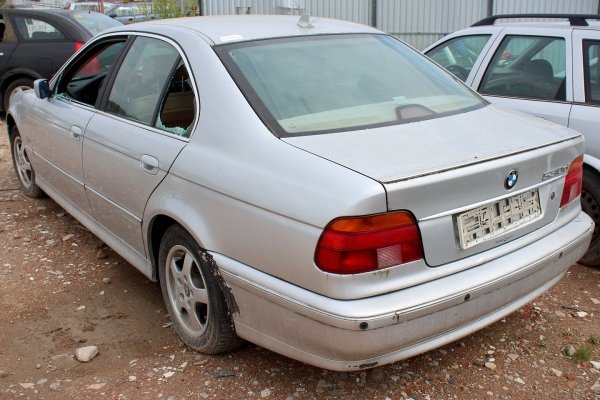 Klapa bagażnika tył BMW 5 525d E39 1999 Sedan 
