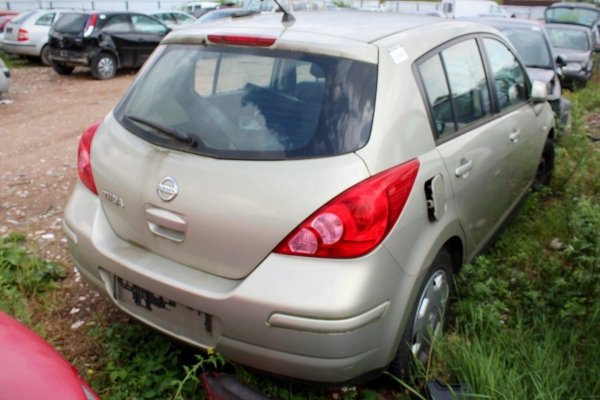 Błotnik przód lewy Nissan Tiida C11 2007 Hatchback 5-drzwi