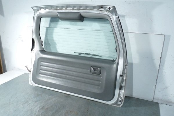 Klapa bagażnika tył Suzuki Grand Vitara 2002 Suv 5-drzwi (Kod lakieru: Z2S)