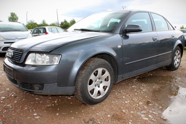 Szyba tył Audi A4 B6 2001 2.0i ALT Sedan