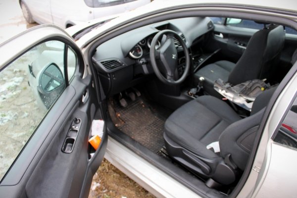 Belka zawieszenia tył Peugeot 207 2006 1.4i KFU Hatchback 3-drzwi