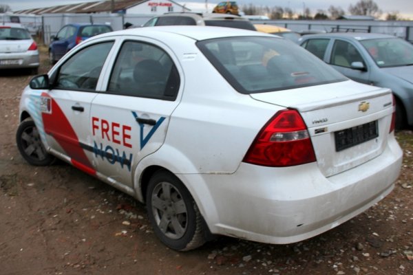 Zwrotnica przód lewa Chevrolet Aveo T250 2011 1.2i B12D1 Sedan 