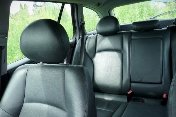 Pas przód ( + chłodnice) Mercedes C-Klasa W203 2002 2.0i Kompressor 111955 Kombi 