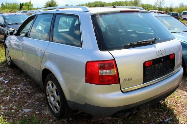 Klapa bagażnika tył Audi A6 C5 2002 2.4i BDV Kombi