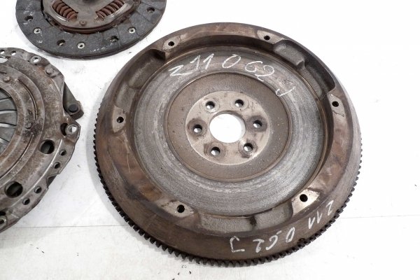 Sprzęgło tarcza docisk koło zamachowe Opel Meriva A 2003 1.6i Z16XE Minivan