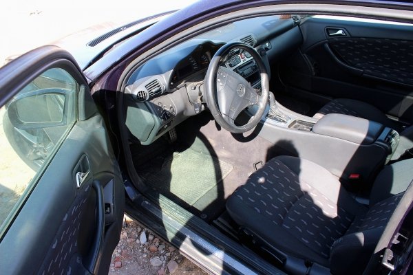 Błotnik przód lewy Mercedes C-klasa W203 2003 Sportcoupe 