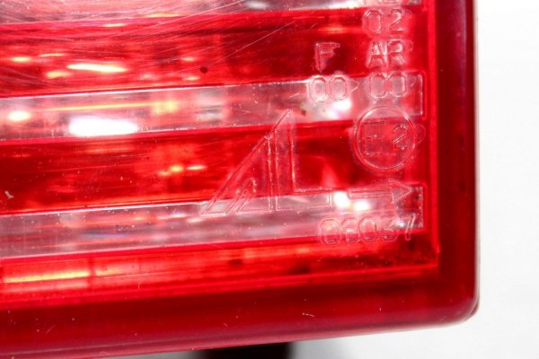 lampa w klapę prawa - peugeot - 607 - zdjęcie 2