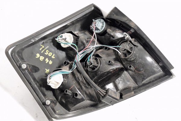 Lampa tył lewa prawa komplet Audi A4 B6 2001 Sedan