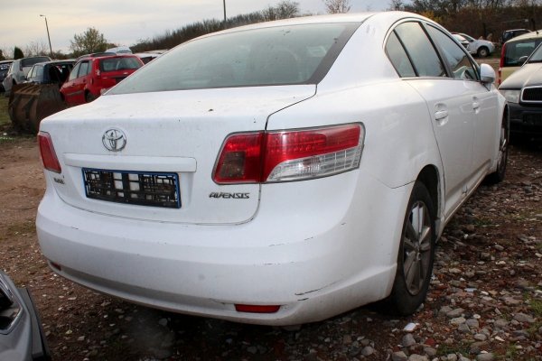 Lampa tył w klapę prawa Toyota Avensis T27 2009 Sedan
