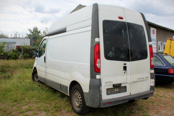 Pas przód Opel Vivaro A X83 Lift 2009 2.0CDTI M9R782 Bus